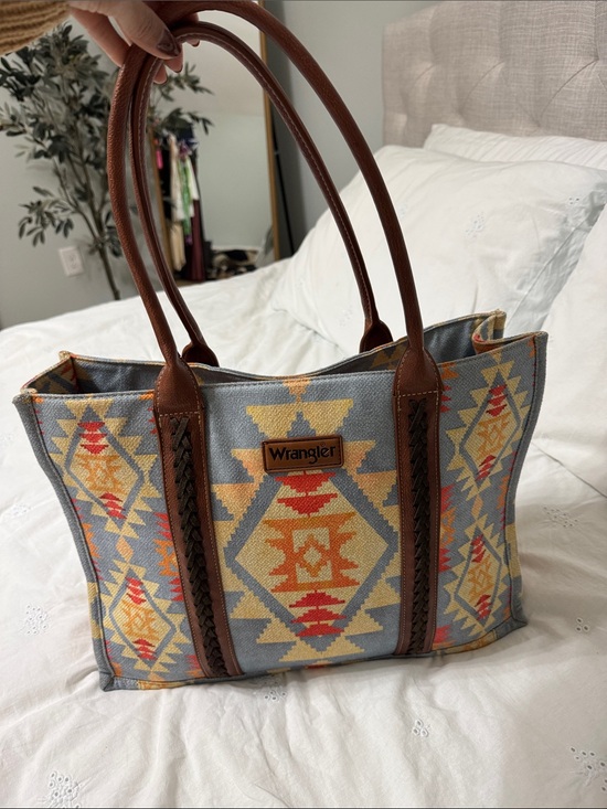 Wrangler Handbags - Wrangler Southwestern Pattern Tote in Blue, Brown, Yellow and Red